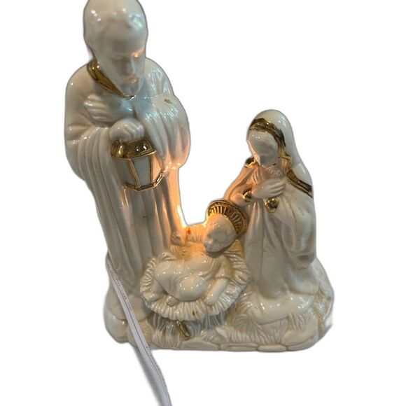 Lenox? Ceramic Cream & Gold Backlit Joseph, Mary & Baby Jesus Nativity Scene - Picture 5 of 7